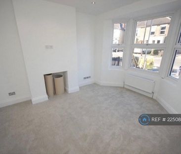 2 bedroom semi-detached house to rent - Photo 5