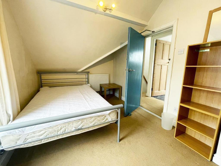 5 bedroom private hall to rent - Photo 3