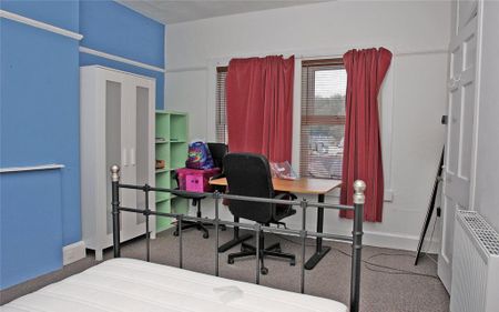 5 bedroom semi-detached house to rent - Photo 2