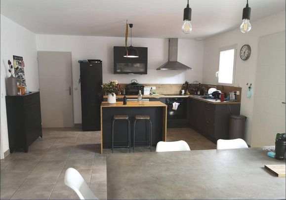 Location maison 4 pièces 91.2 m² à Les Roches-de-Condrieu (38370) - Photo 1