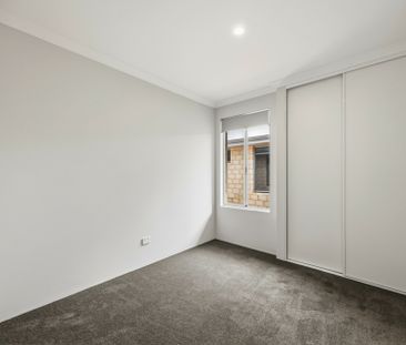 Brand New Four Bedroom Dual Living Property! - Photo 3