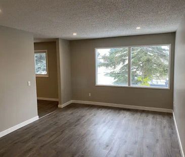 Marlborough Park – Renovated – 3 Bedroom Main Floor – Only $1,850 | 394 Maitland Hill Northeast, Calgary - Photo 1