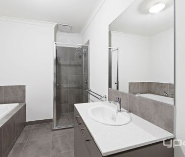 4-Bedroom Family Home with Modern Luxuries - Photo 2