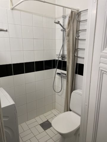 Mysig etta i centrala Norrmalm med trädgård och grillplats! - Photo 2