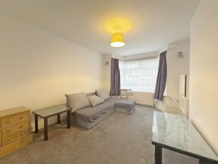 3 bedroom semi-detached house to rent - Photo 3