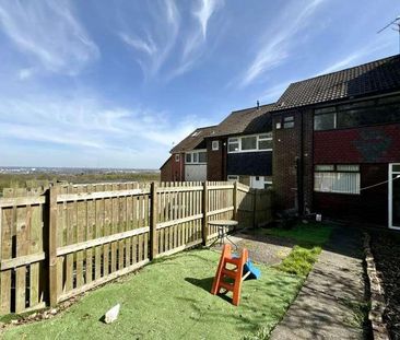 Manor Farm Gardens, Leeds, LS10 - Photo 4