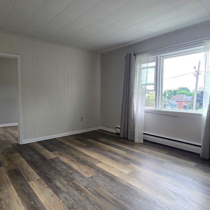 96 Emily Street - Apt - 4, Orillia, ON L3V 5V1 - Photo 1