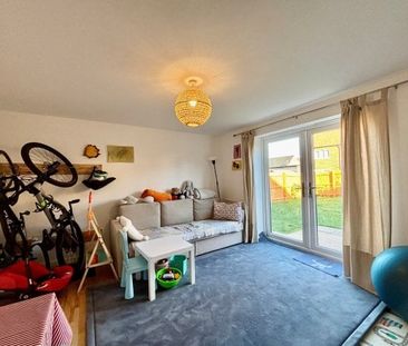 Drooper Drive, Stratford-upon-Avon, CV37 - Photo 1