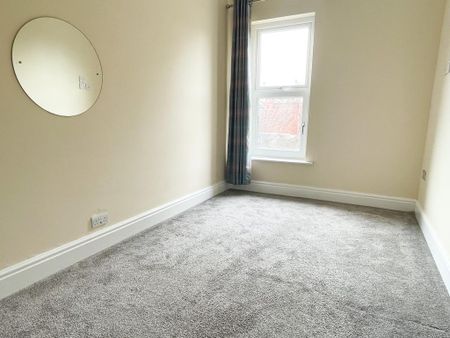 4 bedroom terraced house to rent - Photo 5