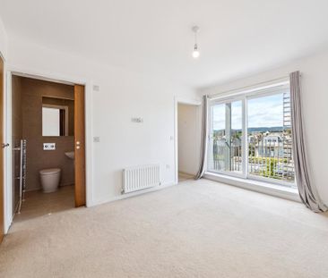 4 bedroom terraced house to rent - Photo 4