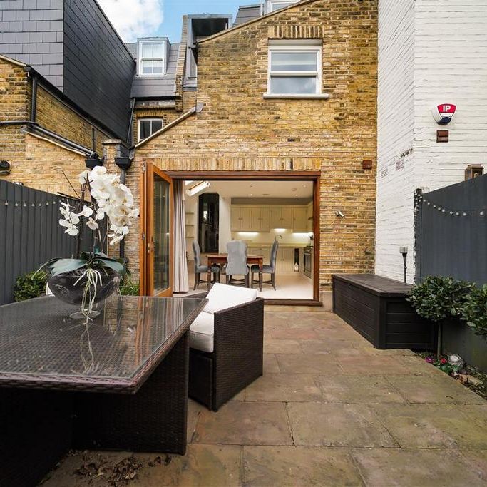3 bedroom terraced house to rent - Photo 1