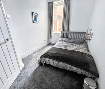 2 bedroom flat to rent - Photo 6