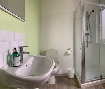 Furnished Room in Well Presented Shared Property – Garner Street - Photo 6