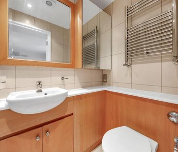 2 bedroom Flat To Let - Photo 5