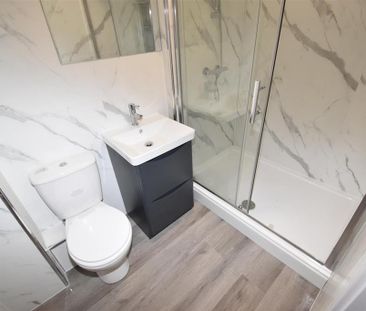 4 bedroom apartment to rent - Photo 6