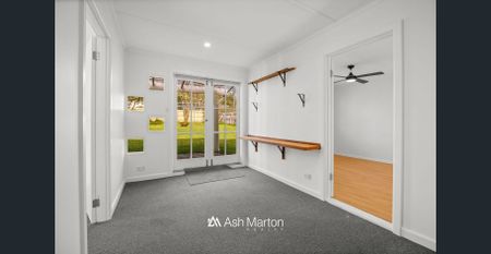 Vibrant Three Bedroom Home - Photo 4