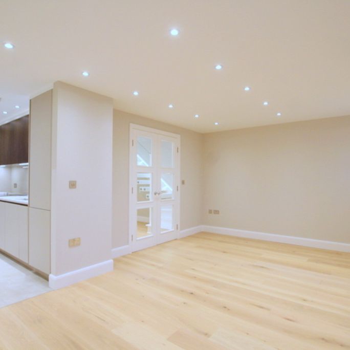 4 Bedroom Maisonette, Hotham Road, Putney - Photo 1