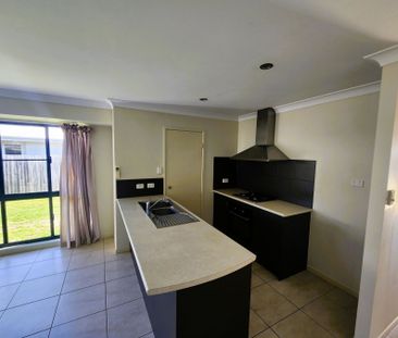 6 Dulcis Drive, Rural View QLD 4740 - House For Rent | Domain - Photo 5