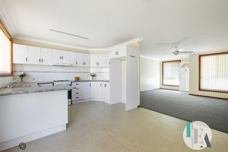 Freshly Updated 2-Bedroom Villa in a Quiet, Central Location - Photo 2
