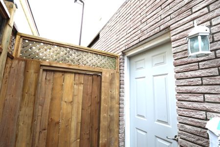 For Lease - 56 Skylark Drive Unit# Upper level unit 1, Hamilton, Ontario - Photo 5