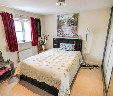 4 bedroom detached house to rent - Photo 3