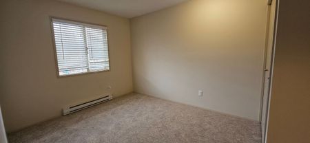 3bed 3bath Duplex; Downtown – January 1st - Photo 2