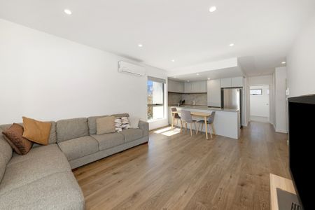 Fully Furnished Apartment in Lawson - Photo 3