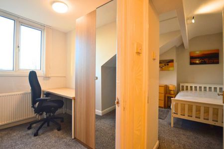 3 bedroom terraced house to rent - Photo 3