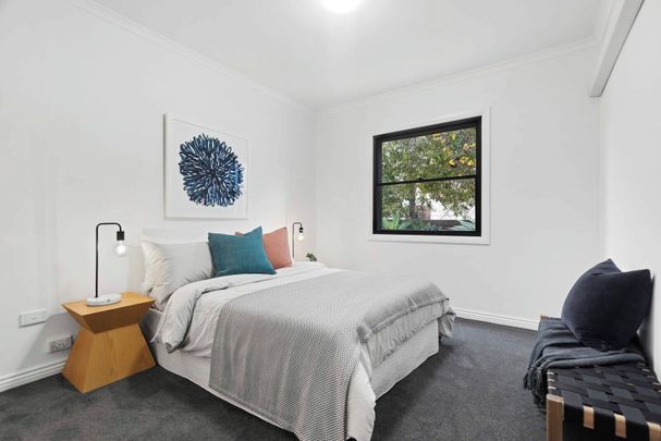Courtyard with Convenient Direct Street Access - Photo 1