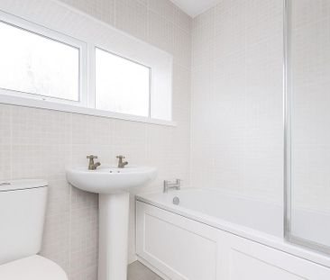 3 bedroom semi-detached house to rent - Photo 3