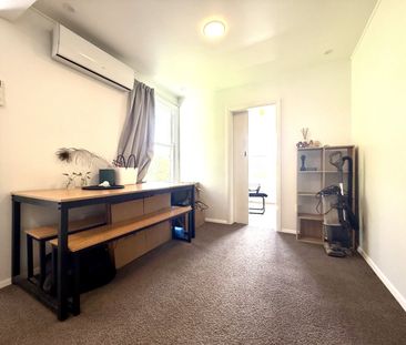 3 Bedroom Flat in Karori - Photo 6