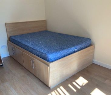 5 bedroom semi-detached house to rent - Photo 4