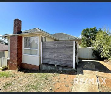 23 Phillip Avenue, Mount Austin, NSW 2650 - Photo 6