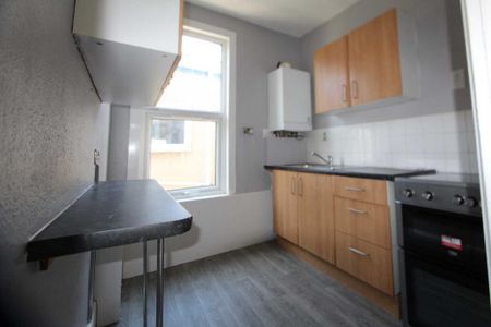 2 bedroom flat to rent - Photo 4