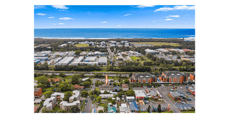 3 bedroom, Ground Floor Unit - Photo 5