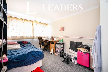 4 bedroom house to rent St. Pauls Road, Southsea, PO5 - Photo 3