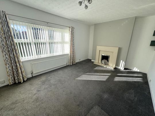 3 bedroom end of terrace house to rent - Photo 1