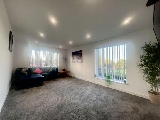 4 bedroom detached house to rent - Photo 1