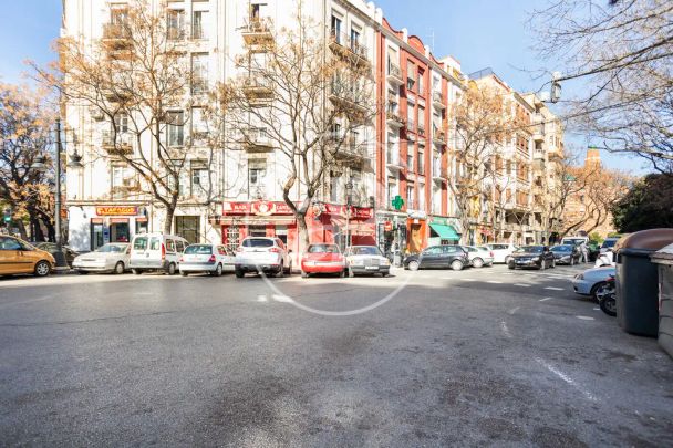 Piso de alquiler en Carrer de Sant Vicent Màrtir, Arrancapins - Photo 1