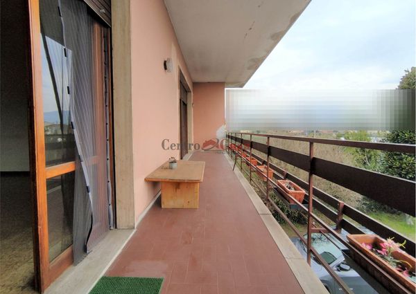 Luminoso appartamento arredato solo di cucina