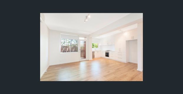 UPDATED UNIT IN HEART OF BENTLEIGH | FLARE REAL ESTATE - Photo 1