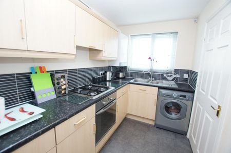 Wentworth Crescent, Bradford - Photo 5