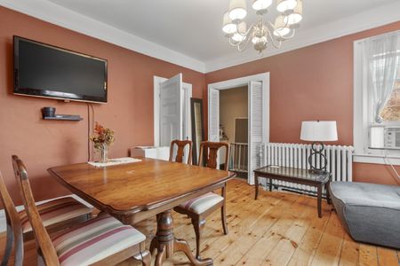 192 Cobourg Street - 2 - Photo 2