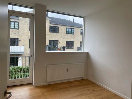 Lys og rummelig 3-værelses lejlighed på 1. sal - Photo 2