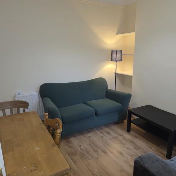 Room's To Let, 68 Tates Avenue, Belfast, BT9 7BY - Photo 1