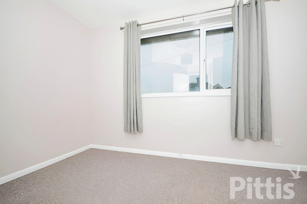 2 bedroom end of terrace house to rent - Photo 1