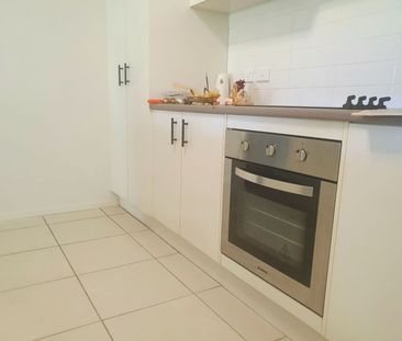 4 BEDROOM HOME WITH DOUBLE GARAGE, ENSUITE, AND COUNTRY VIEWS - Photo 6