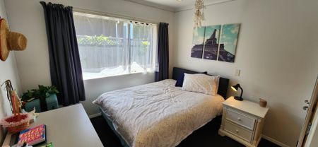 8 Frank Frethey Place, Highlands Park, New Plymouth - Photo 2