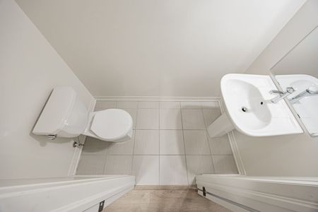 For Lease - 32 Emmas Way, Whitby, Ontario - Photo 3