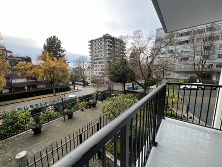 Lancaster House - Photo 5